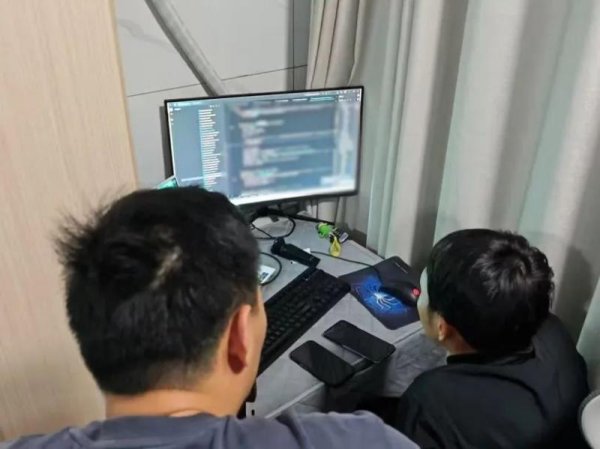 线上配资公司 开发软件通过非法手段“一键搬店” 7人被采取刑事强制措施